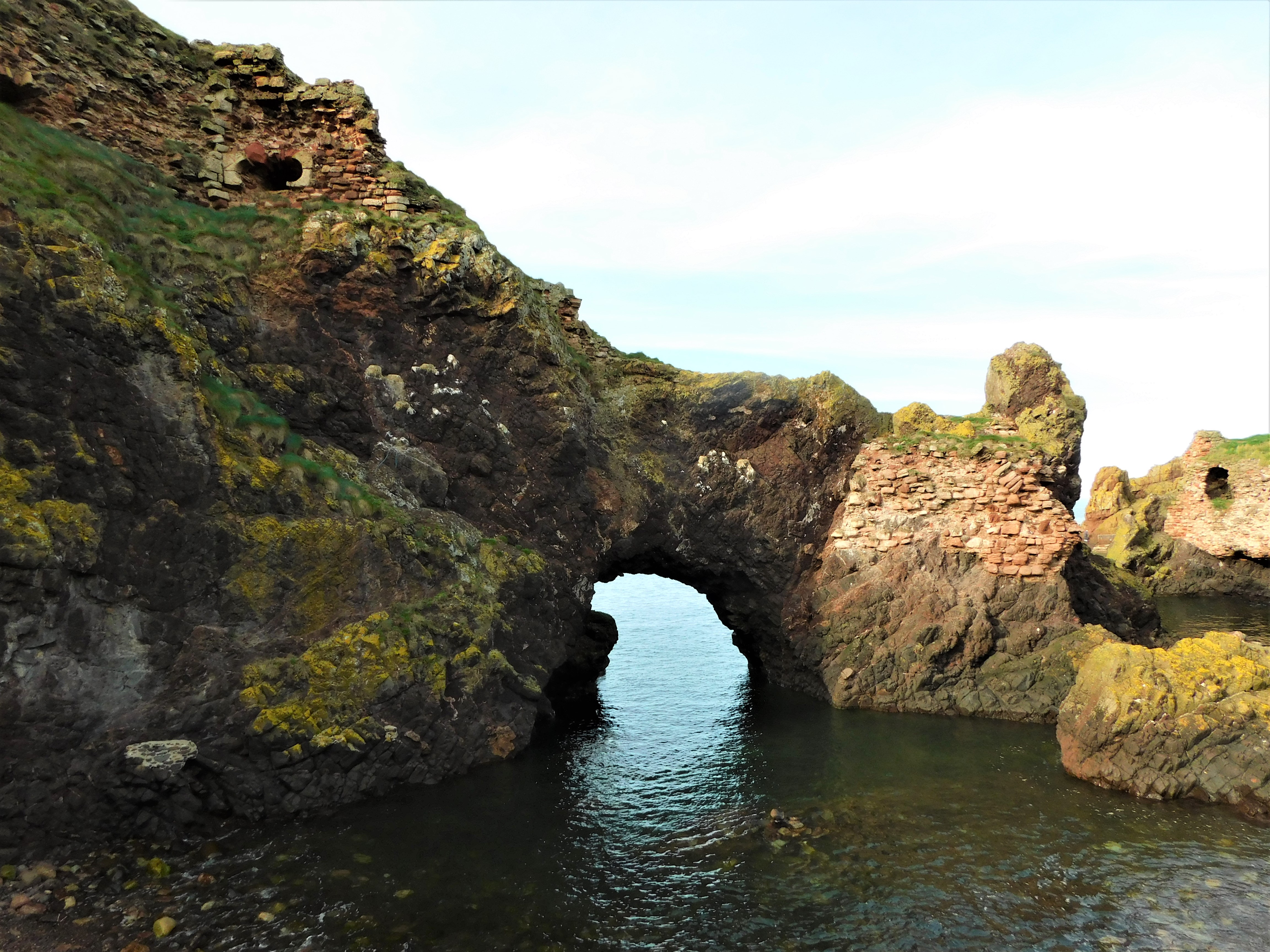 Dunbar Castle | Castle-finders.co.uk